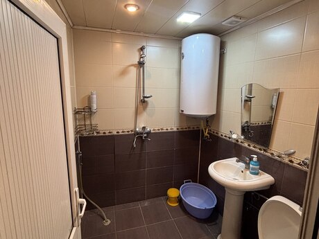 2 otaqlı köhnə tikili - Azadlıq Prospekti m. - 45 m²