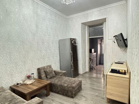Elan №6173552 - Bakı, Sahil m., 3 otaqlı, 50 m², 2/2 mərtəbə