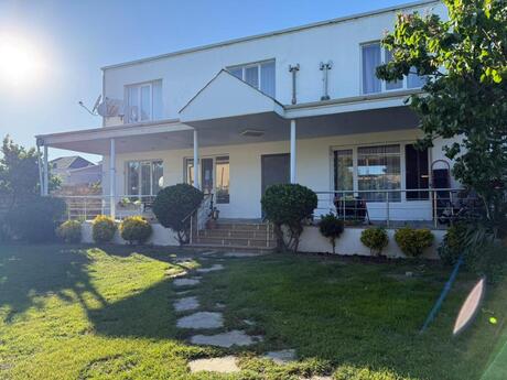 6 otaqlı həyət evi/bağ evi - Buzovna q. - 260 m²