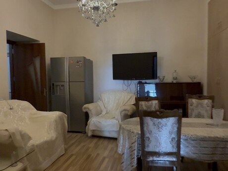 3 otaqlı köhnə tikili - Bayıl q. - 70 m²