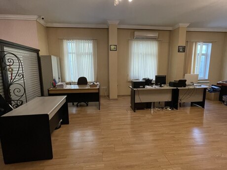 Объект - м. Иншаатчылар - 390 м²