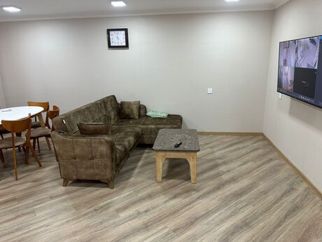 3-room apartment for rent, 87 m², Nəriman Nərimanov: 1 000 ₼/mo 3