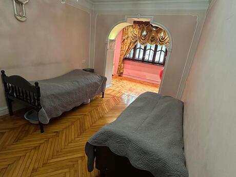 3 otaqlı köhnə tikili - Xalqlar Dostluğu m. - 80 m²