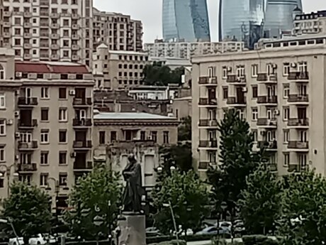 м. Низами