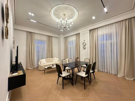 Elan №6174383 - Bakı, Ağ şəhər q., 4 otaqlı, 130 m², 4/6 mərtəbə