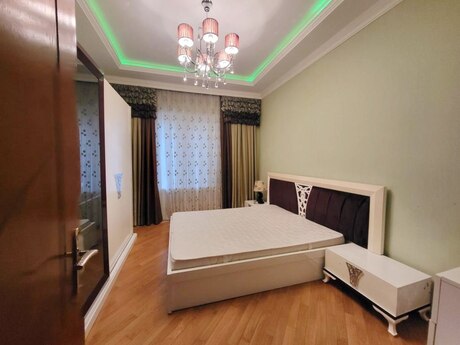 3 otaqlı yeni tikili - 8 Noyabr m. - 150 m²