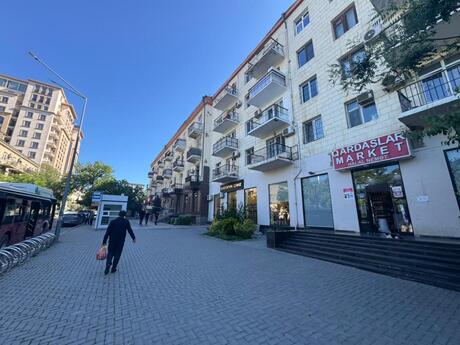 Elan №6132297 - Bakı, Bayıl q., 3 otaqlı, 90 m², 2/5 mərtəbə