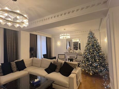 Elan №6174615 - Bakı, Ağ şəhər q., 4 otaqlı, 209 m², 2/7 mərtəbə