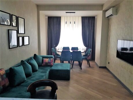 Elan №6174743 - Bakı, İçəri Şəhər m., 2 otaqlı, 80 m², 7/14 mərtəbə