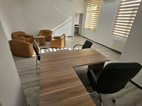2-комн. офис - м. Низами - 95 м²