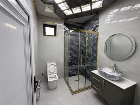 4 otaqlı mənzil, 210 m², 28 May: 1 200 000 ₼ 3