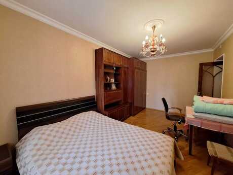 3 otaqlı köhnə tikili - Elmlər Akademiyası m. - 125 m²