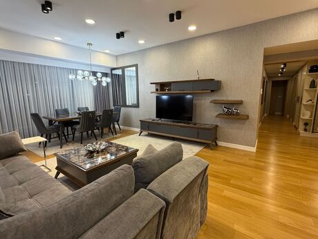 Kirayə 4 otaqlı mənzil, 190 m², Nəsimi: 4 500 ₼/ay 3