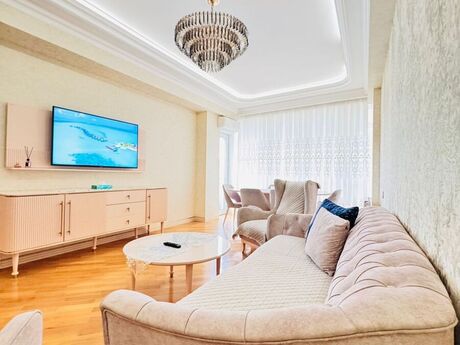 Elan №6175678 - Bakı, Sahil m., 3 otaqlı, 120 m², 5/15 mərtəbə