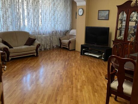 3 otaqlı mənzil, 100 m², 28 May: 300 000 ₼ 2