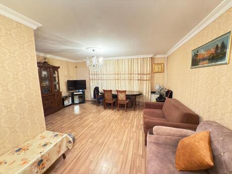 Elan №6175736 - Bakı, Neftçilər m., 2 otaqlı, 75 m², 7/9 mərtəbə