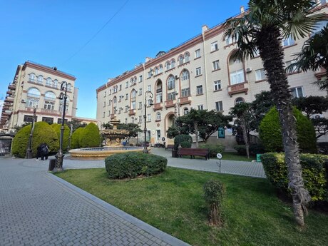 Elan №6175989 - Bakı, Nizami m., 3 otaqlı, 80 m², 3/5 mərtəbə