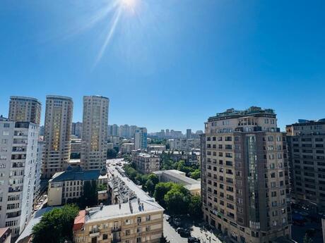Объявление №6175984 - Баку, м. Низами, 3-комн., 120 м², 12/16 этаж