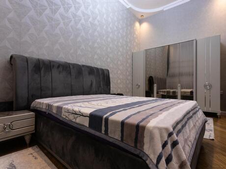 Elan №6176090 - Bakı, Sahil m., 3 otaqlı, 85 m², 3/5 mərtəbə