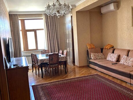 Elan №6176184 - Bakı, Şah İsmayıl Xətai m., 4 otaqlı, 137 m², 9/16 mərtəbə