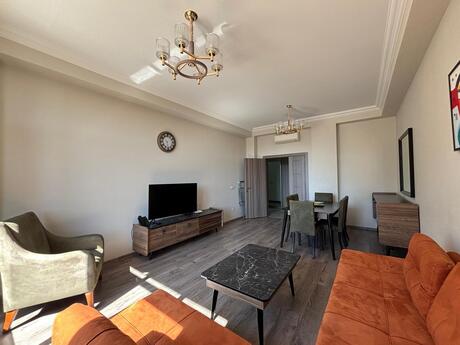 Kirayə 4 otaqlı mənzil, 210 m², Ağ şəhər: 2 500 ₼/ay 2