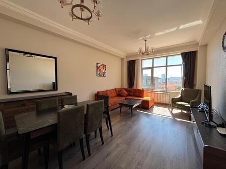 Kirayə 4 otaqlı mənzil, 210 m², Ağ şəhər: 2 500 ₼/ay 3