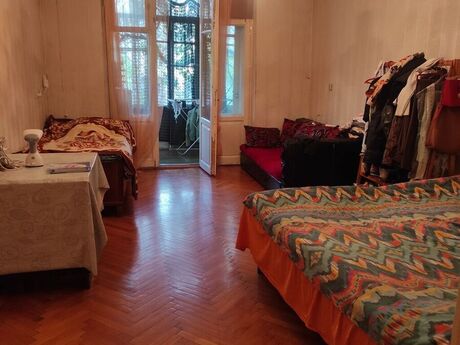 Elan №6176404 - Bakı, Nizami m., 2 otaqlı, 60 m², 2/5 mərtəbə