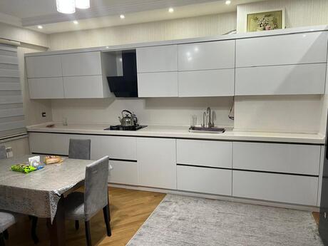 Elan №6177269 - Bakı, İnşaatçılar m., 3 otaqlı, 120 m², 3/10 mərtəbə