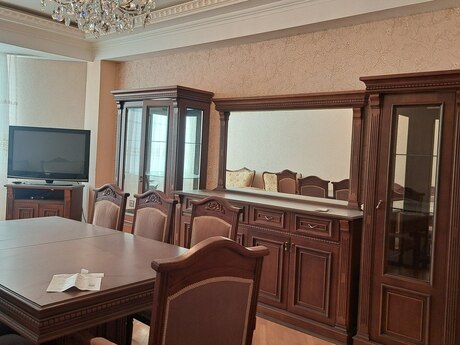 Elan №6177286 - Bakı, 8 Noyabr m., 3 otaqlı, 120 m², 8/19 mərtəbə