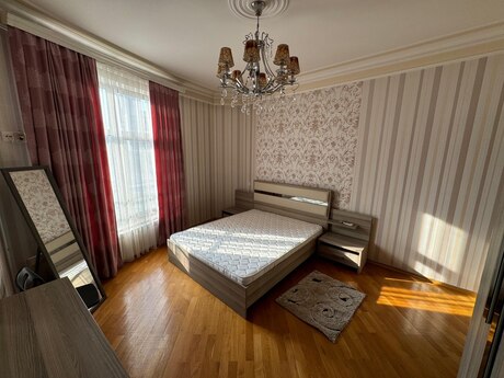 3-room apartment for rent, 135 m², Nizami: 1 500 ₼/mo 3
