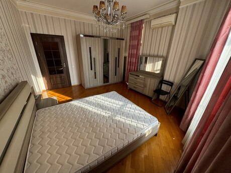 3-room apartment for rent, 135 m², Nizami: 1 500 ₼/mo 4