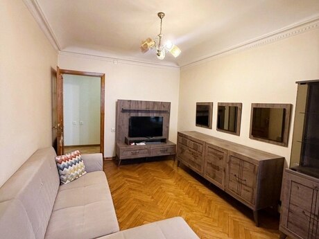 3 otaqlı köhnə tikili - Nizami m. - 80 m²