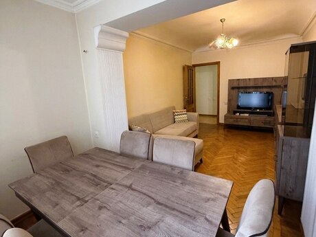 Elan №6177517 - Bakı, Nizami m., 3 otaqlı, 78 m², 2/5 mərtəbə