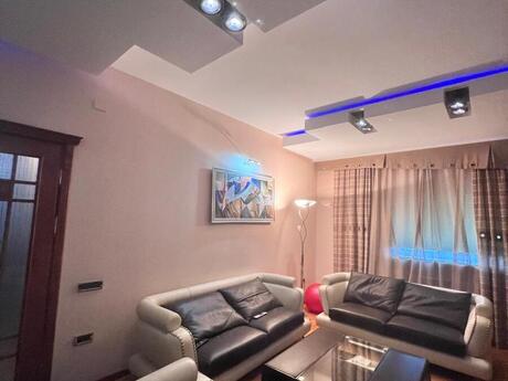 6 otaqlı mənzil, 250 m², İnşaatçılar: 425 000 ₼ 3