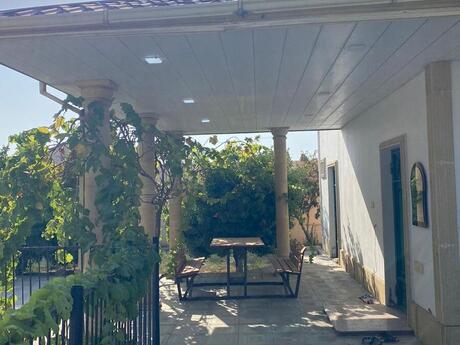 9 otaqlı həyət evi/bağ evi - Dübəndi q. - 250 m²