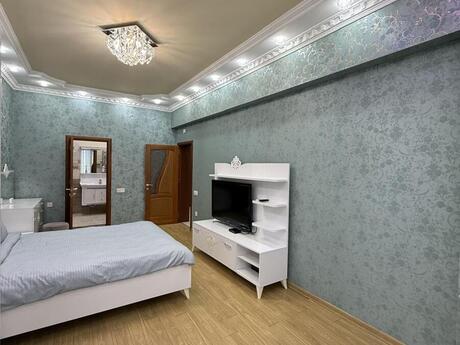 Elan №6177742 - Bakı, Şah İsmayıl Xətai m., 4 otaqlı, 200 m², 18/18 mərtəbə