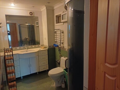 Kirayə 3 otaqlı mənzil, 120 m², 28 May: 1 500 ₼/ay 4