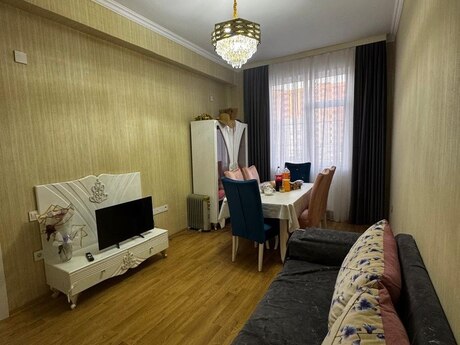 Объявление №6177907 - Баку, Бинагадинский р., 2-комн., 60 м², 1/9 этаж