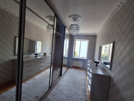 Elan №6178198 - Bakı, Səbail r., 3 otaqlı, 60 m², 2/5 mərtəbə