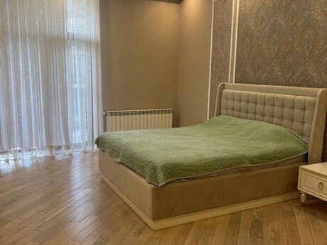 Elan №6178447 - Bakı, Ağ şəhər q., 3 otaqlı, 137 m², 3/8 mərtəbə