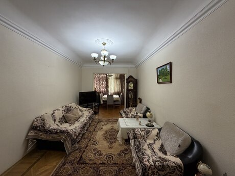 Объявление №6178467 - Баку, м. Элмляр Академиясы, 2-комн., 80 м², 3/5 этаж