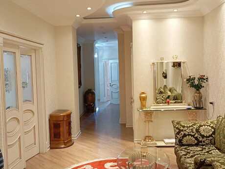 Elan №6178837 - Bakı, 28 May m., 4 otaqlı, 205 m², 8/19 mərtəbə
