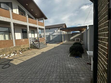 4 otaqlı həyət evi/bağ evi - Buzovna q. - 200 m²