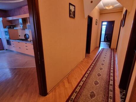 Объявление №6178835 - Баку, Насиминский  р., 4-комн., 210 м², 4/18 этаж