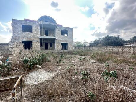 9 otaqlı həyət evi/bağ evi - Şüvəlan q. - 200 m²