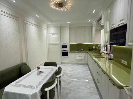 5 otaqlı həyət evi/bağ evi - Mərdəkan q. - 310 m²