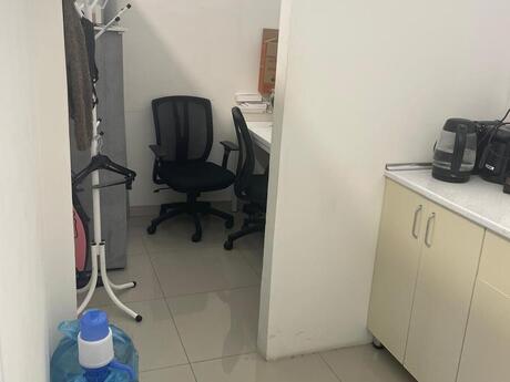 1 otaqlı ofis - Nizami m. - 70 m²