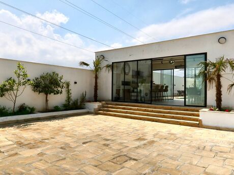4 otaqlı həyət evi/bağ evi - Şüvəlan q. - 170 m²