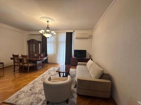 Elan №6179681 - Bakı, Nəriman Nərimanov m., 3 otaqlı, 120 m², 6/14 mərtəbə