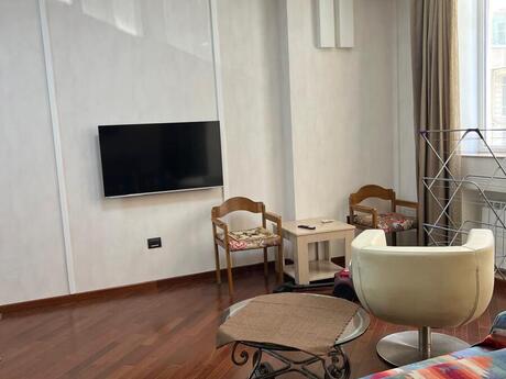 Elan №6180895 - Bakı, 8 Noyabr m., 1 otaqlı, 52 m², 2/17 mərtəbə